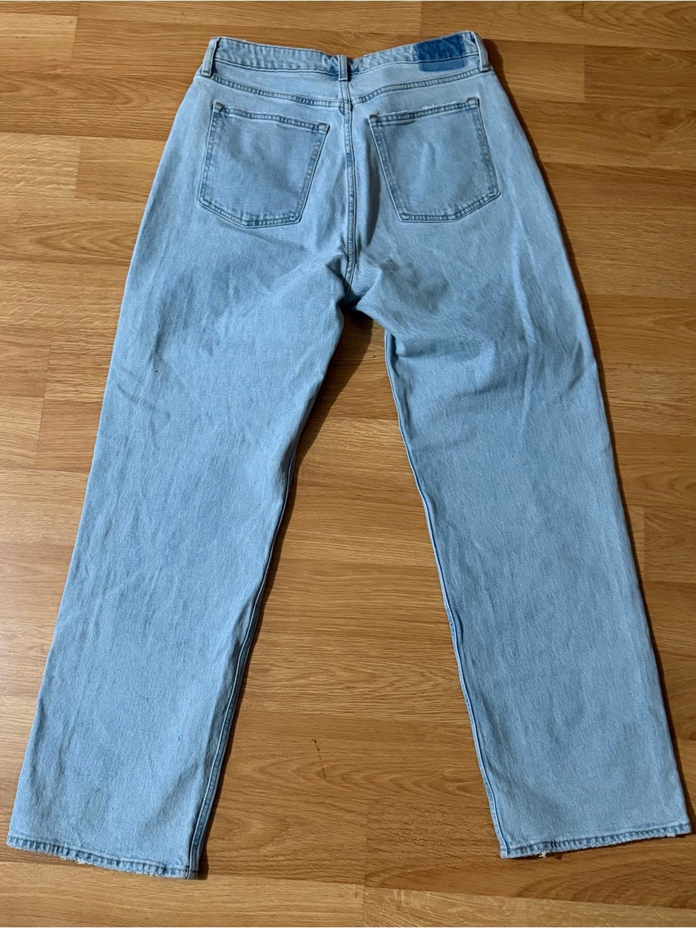 Abercrombie & Fitch 90’s Relaxed High-Rise Curve Love Light Wash Jeans Size 14L - Picture 4 of 7